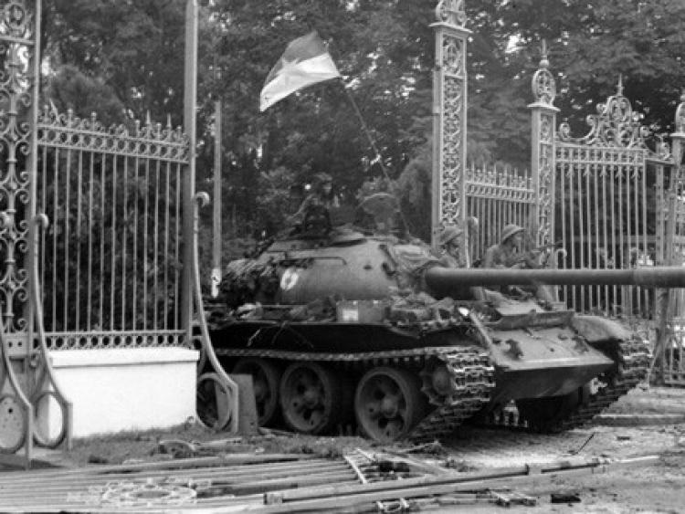 Văn học với mùa xuân thống nhất đất nước 1975