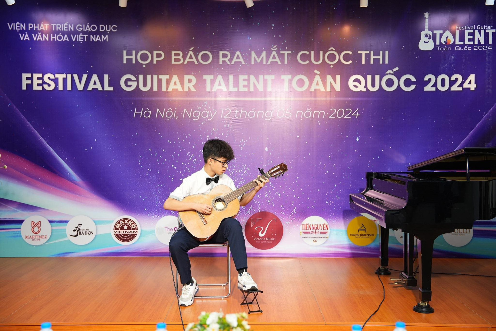 Tìm kiếm tài năng Guitar toàn quốc - 1