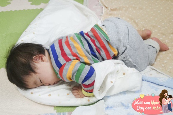 Đọc vị tính cách trẻ qua tư thế ngủ, tư thế số 3 cho thấy con đang thiếu tình yêu thương - 8