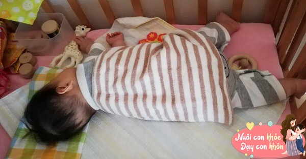 Đọc vị tính cách trẻ qua tư thế ngủ, tư thế số 3 cho thấy con đang thiếu tình yêu thương - 6
