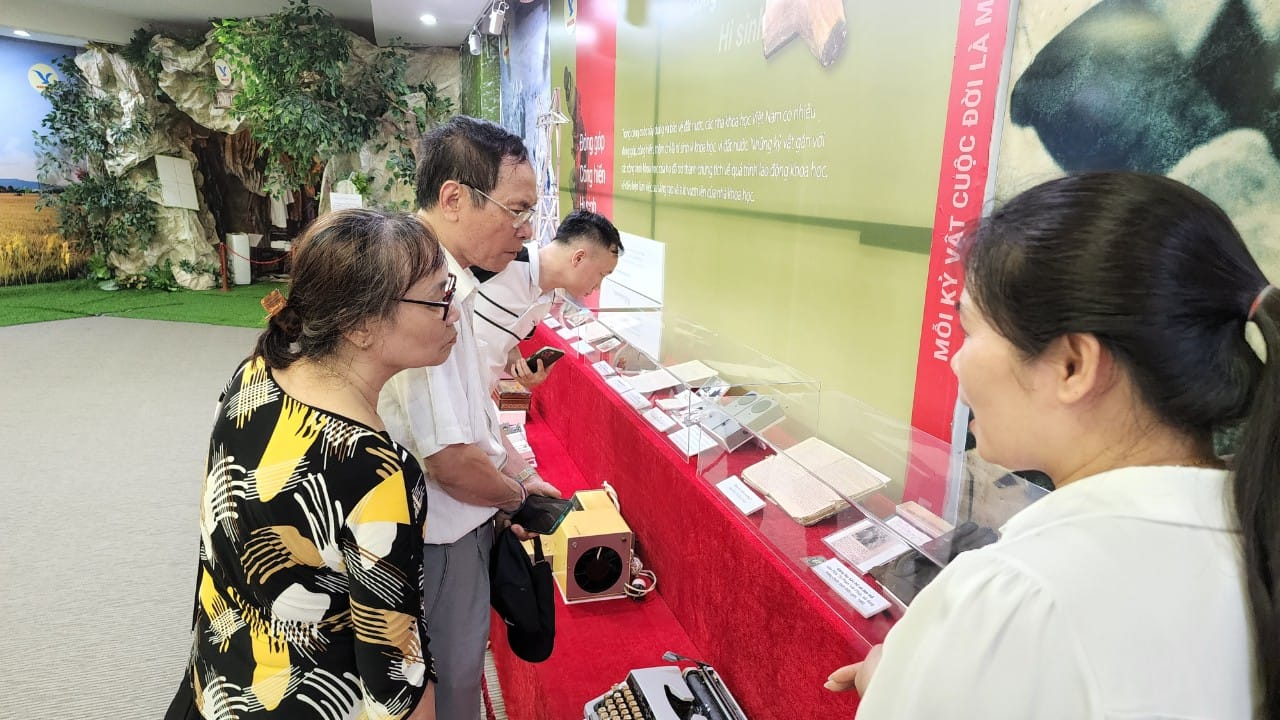 Một ngày thăm Công viên Di sản các nhà khoa học Việt Nam (MEDDOM Park) - 5