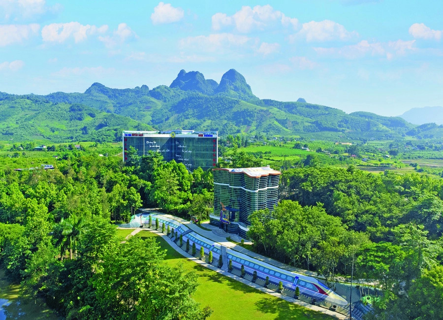 Một ngày thăm Công viên Di sản các nhà khoa học Việt Nam (MEDDOM Park) - 3