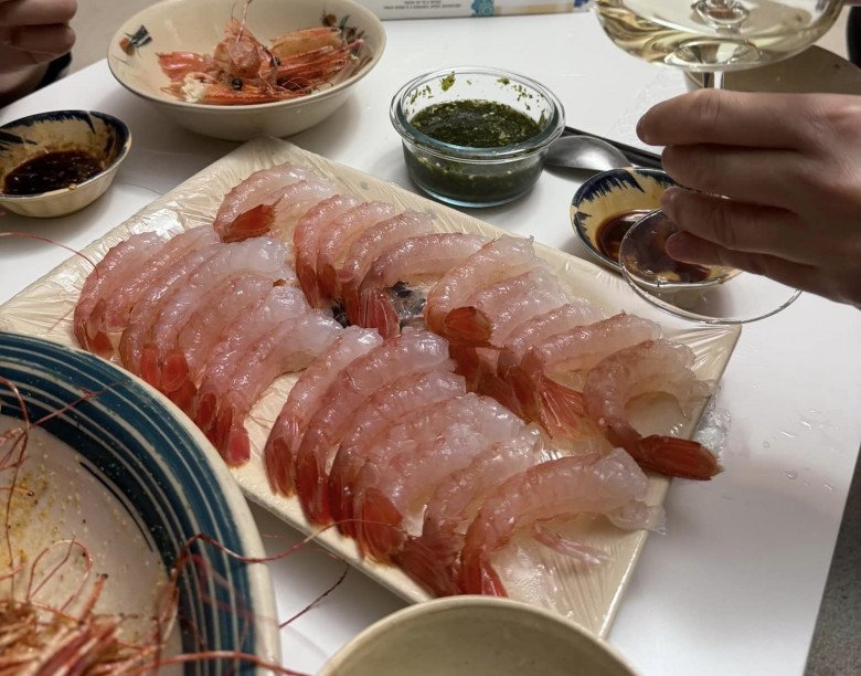 Chồng Diễm Hương vừa làm bánh vừa ngọt ngào gọi "em yêu", có món được con trai chấm 100 điểm - 13