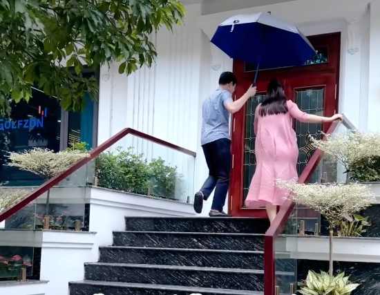 Sao Việt tập đi sau sinh mổ: Người nhăn nhó như trải qua “kiếp nạn thứ 81”, người thảnh thơi như đi dạo - 3