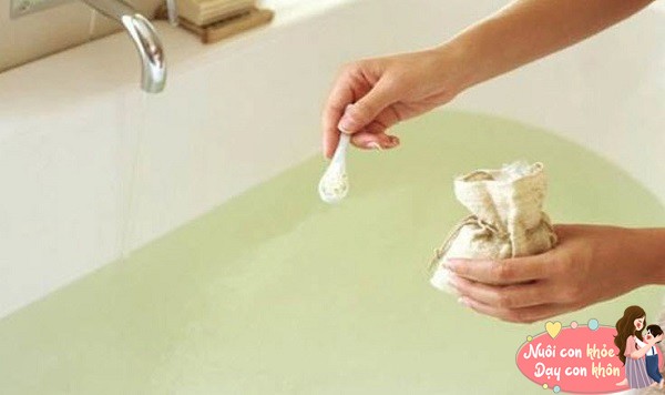 Học lỏm mẹ Tây cách pha các loại nước tắm thiên nhiên cho da bé vừa mềm vừa trắng - 9