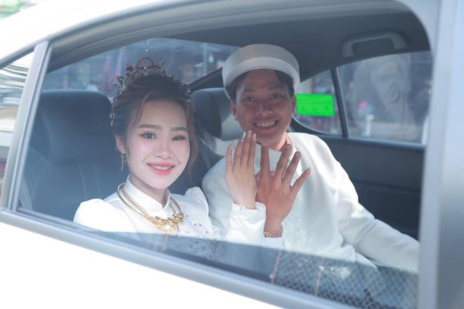 Cô dâu Kiên Giang “dở khóc dở cười” vì bị ong đốt ngay trong ngày cưới - 3
