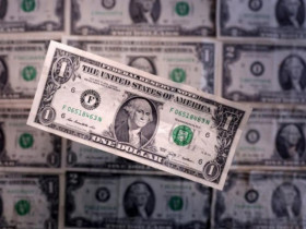 Quỹ đầu tư lớn quay lưng với đồng USD, ồ ạt bán ra với giá rẻ