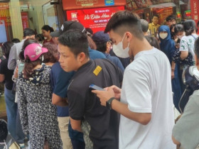 Vàng liên tục lập đỉnh mới, các ngân hàng đồng loạt điều chỉnh lãi suất tiết kiệm