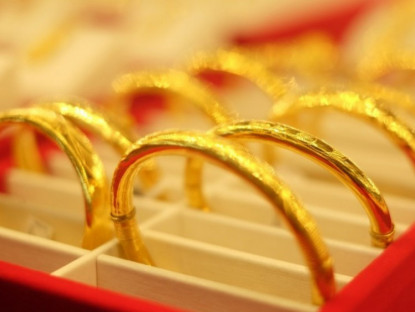 Kinh tế - Giá vàng tăng &quot;điên cuồng&quot;, mua vàng năm 2007 đến giờ mang bán lãi bao nhiêu tiền?