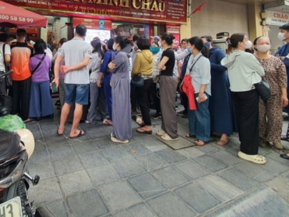 Kinh tế - Giá vàng liên tục tăng mạnh, bất ngờ lượng tiền gửi tiết kiệm của người dân tại ngân hàng