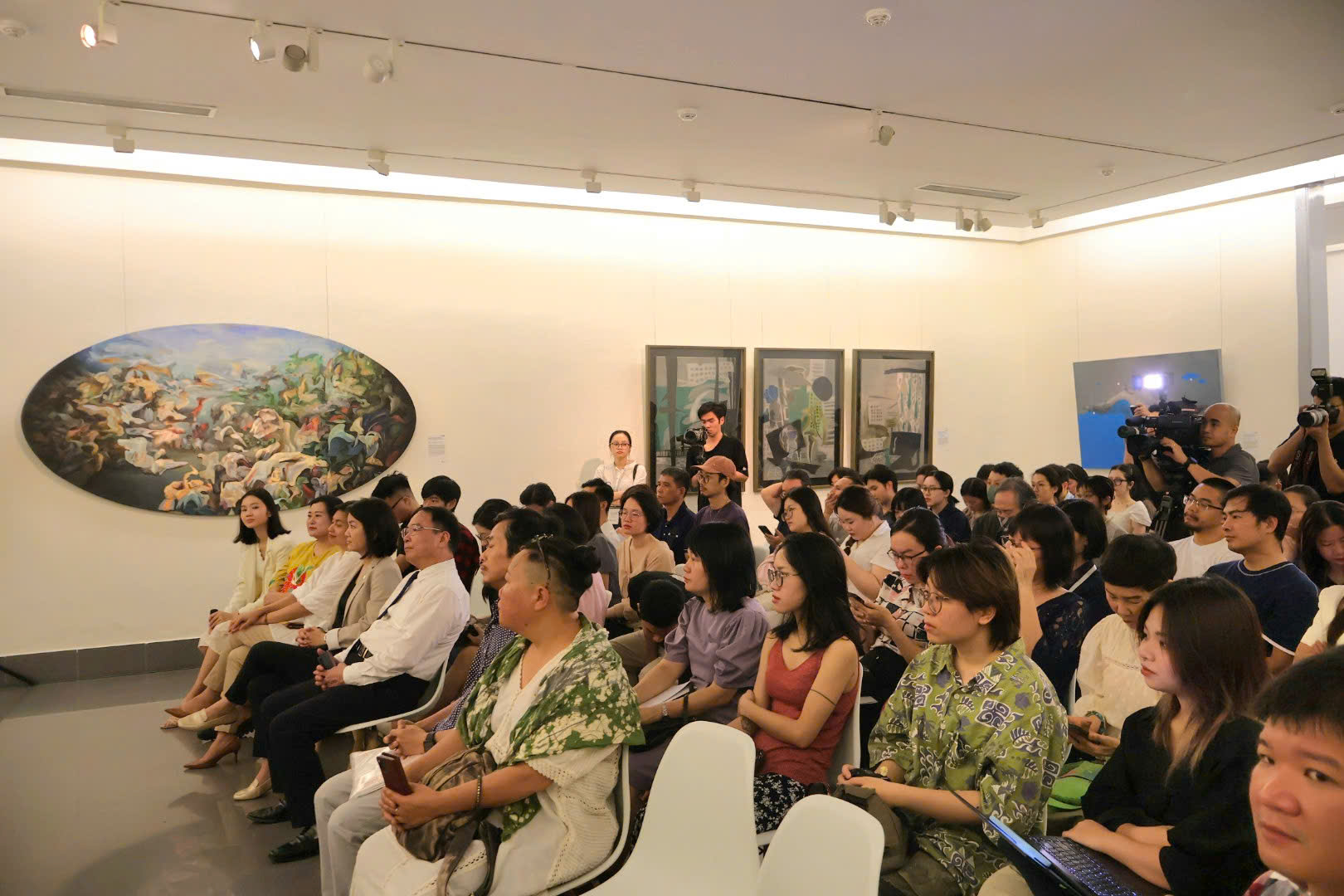 Khởi động cuộc thi "UOB Painting of the Year" năm thứ ba tại Việt Nam - 1