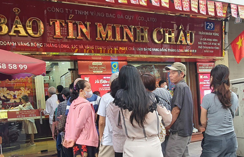 Giá vàng chiều ngày 7/5 quay đầu giảm, bất ngờ động thái của cửa hàng vàng - 3