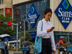 Trung Quốc đối mặt nguy cơ rơi vào vòng xoáy giảm phát sâu do đòn thuế