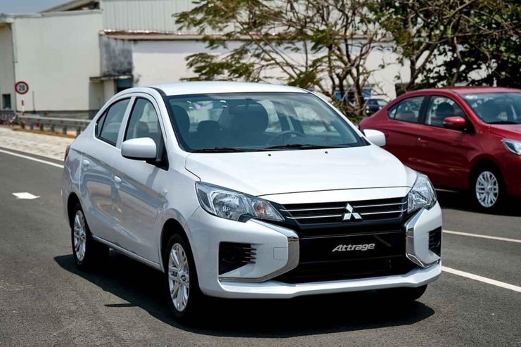 Những mẫu sedan vẫn còn bản số sàn để chạy dịch vụ - 4