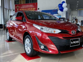 Những mẫu sedan vẫn còn bản số sàn để chạy dịch vụ
