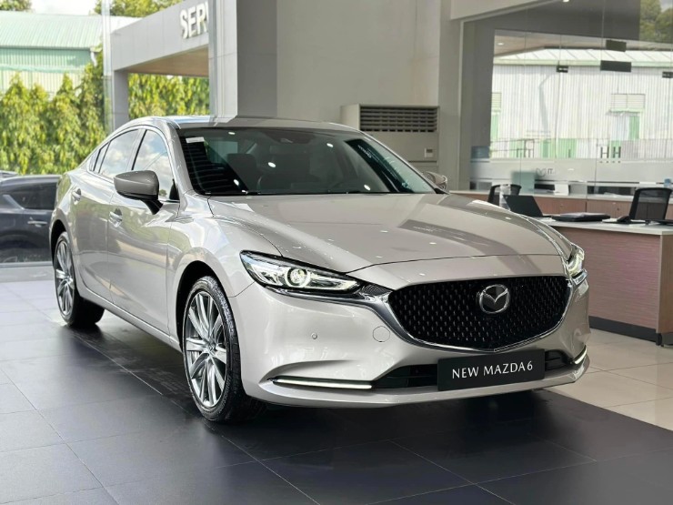 Những sedan liên tục bị khách hàng Việt “quay lưng” - 2