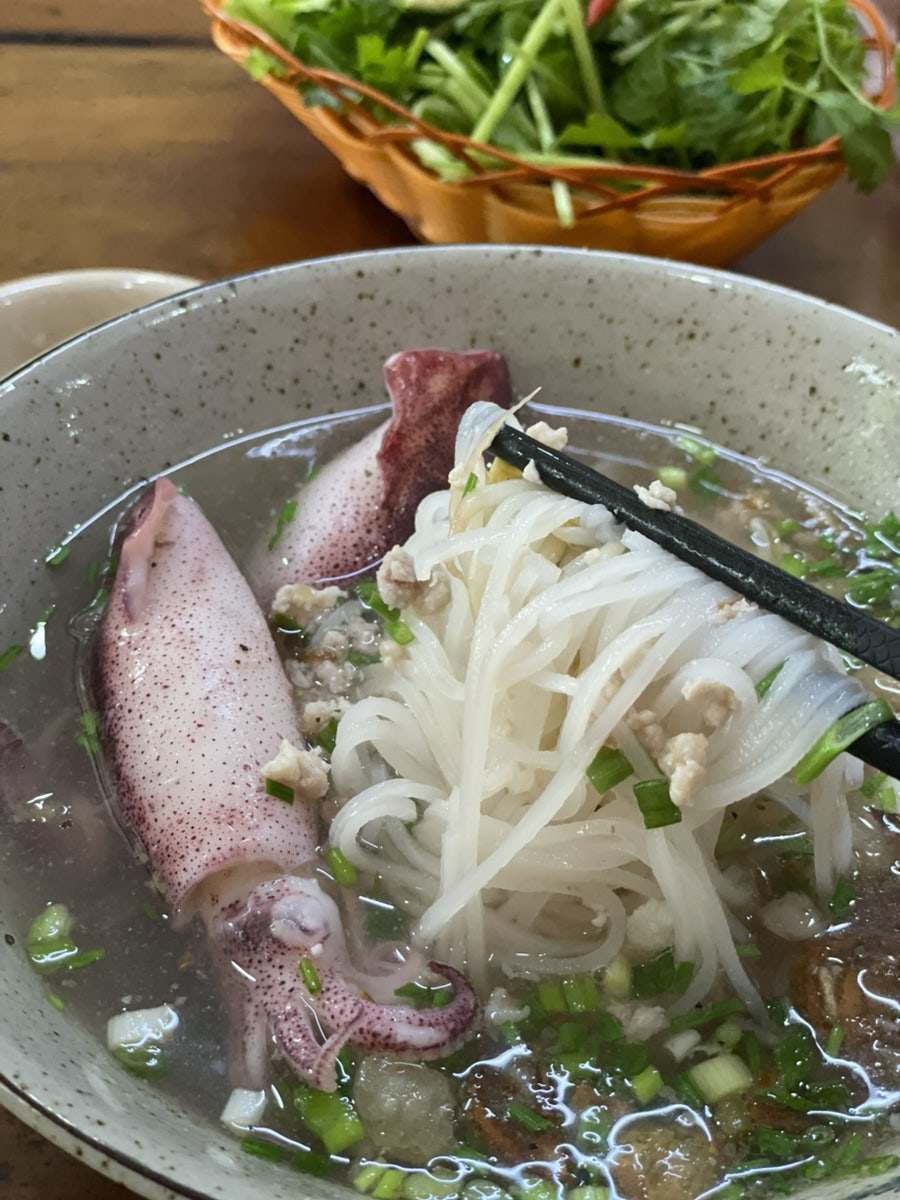 Khách Hàn lần đầu thử món này, ăn hết sạch cả bát - 3