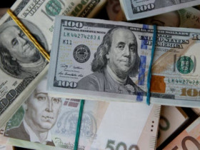 Ukraine cân nhắc chuyển từ đồng đô la sang euro giữa lằn ranh địa chính trị