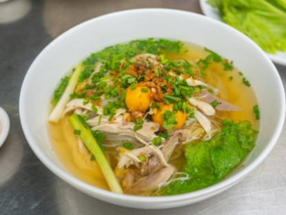 Thông tin doanh nghiệp - “Kiêng” nước, “tạm biệt” canh, bún, phở để giảm tiểu đêm, tiểu nhiều lần - Liệu có đúng?
