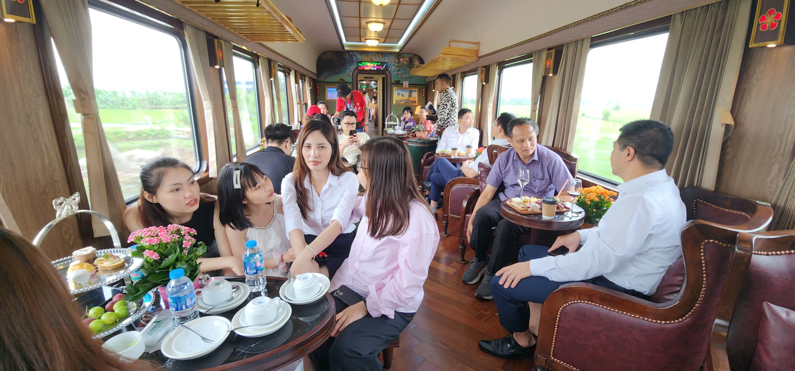 Hải Phòng: Khai trương đoàn tàu du lịch hoa phượng đỏ tuyến Hải Phòng - Hà Nội - 4