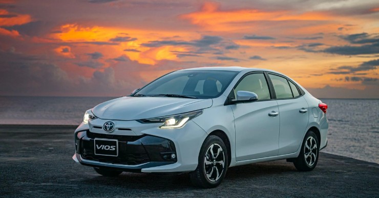 Những sedan giảm giá kịch sàn để lôi kéo khách - 1