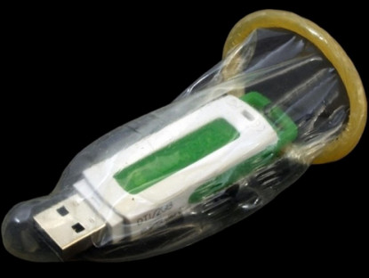 Công nghệ - Bao cao su USB: Thiết bị ai biết nhưng lại rất quan trọng