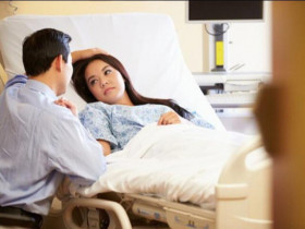 Bố tôi bật khóc sung sướng khi biết lý do mẹ kế phải nhập viện