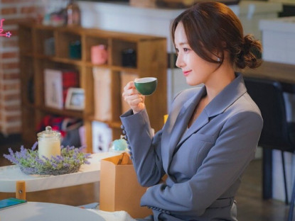 Gia đình - Chồng rót cho ly nước khi vợ làm việc đến khuya, tôi mỉm cười nhận ra 4 sự thật mình luôn né tránh