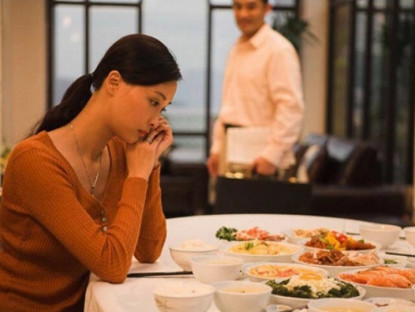 Gia đình - Mẹ chồng cho túi cá xưa chỉ lợn mới ăn, ngồi bên mâm cơm tôi nhận ra 4 điều