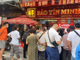 Giá vàng chiều 21/5: Tiếp tục tăng tốc, cảnh tượng bất ngờ tại các cửa hàng trên phố vàng