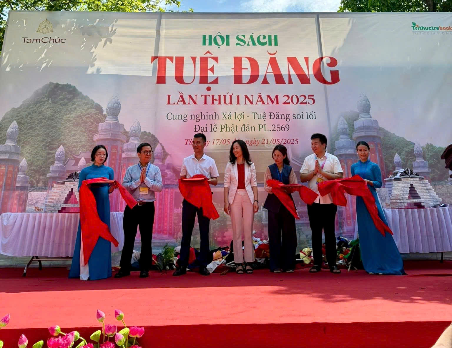 Đa dạng hoạt động tại Hội sách Tuệ Đăng lần thứ nhất năm 2025 - 1
