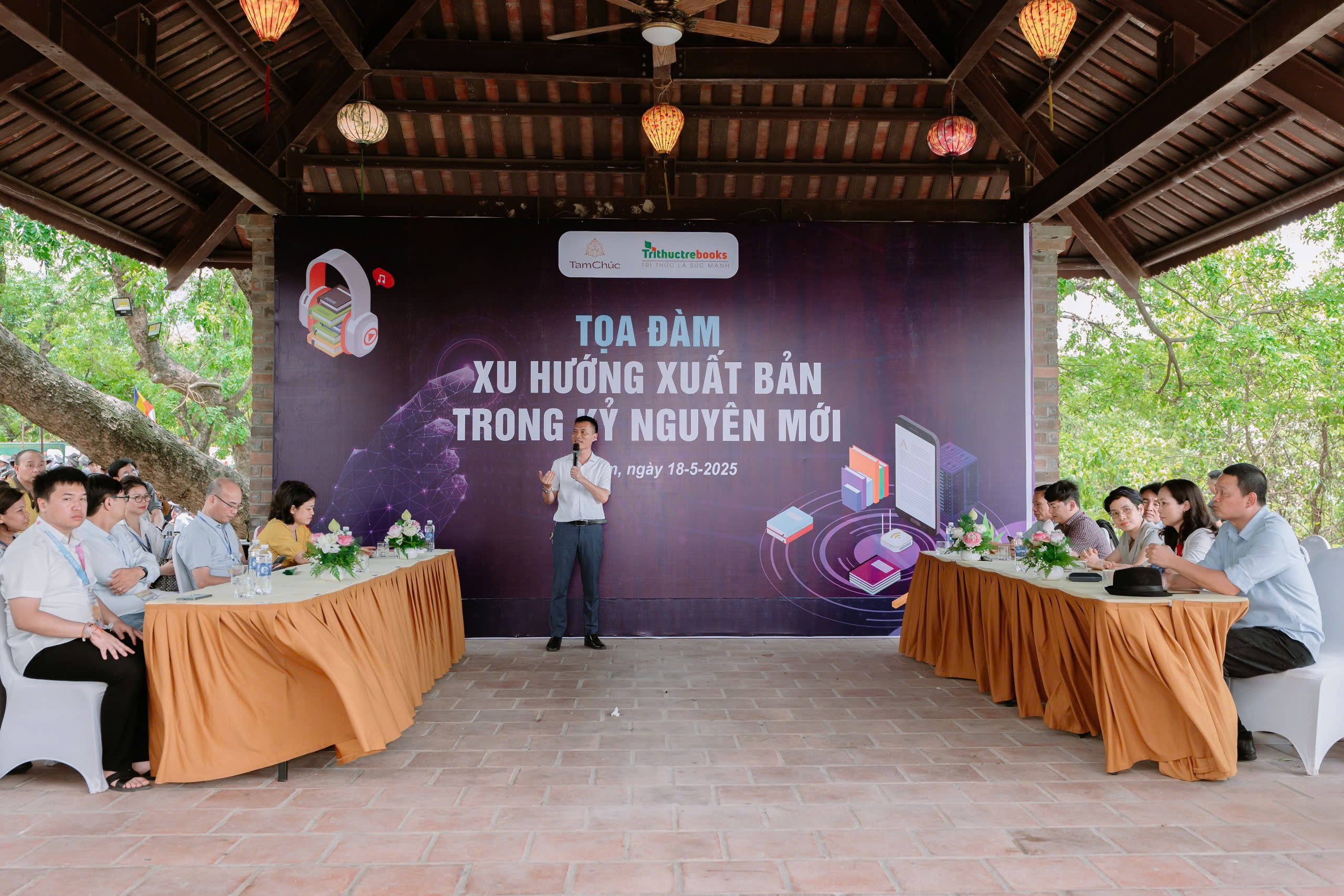 Đa dạng hoạt động tại Hội sách Tuệ Đăng lần thứ nhất năm 2025 - 3