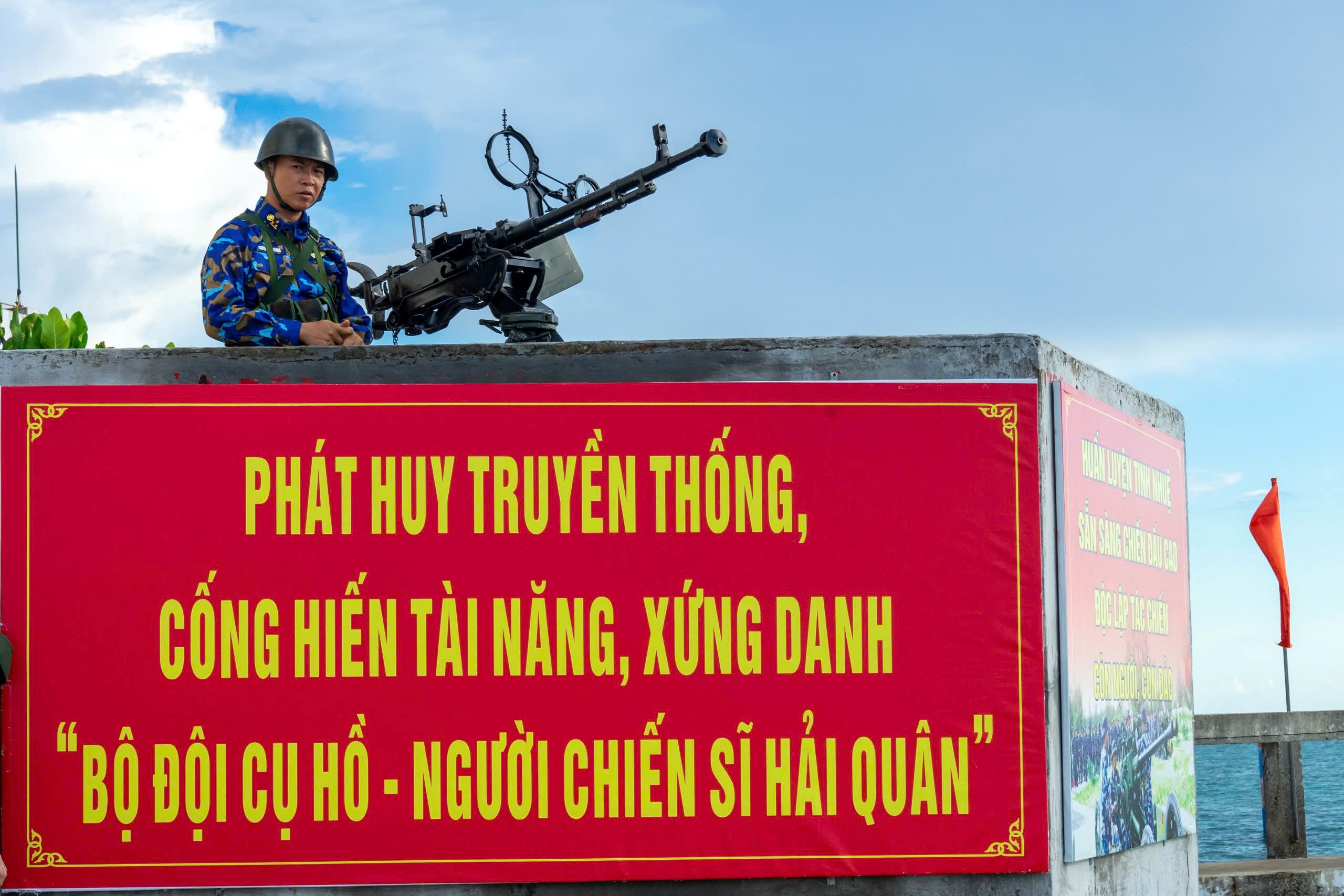 Trường Sa - Nơi biển gọi tên Tổ quốc - 6
