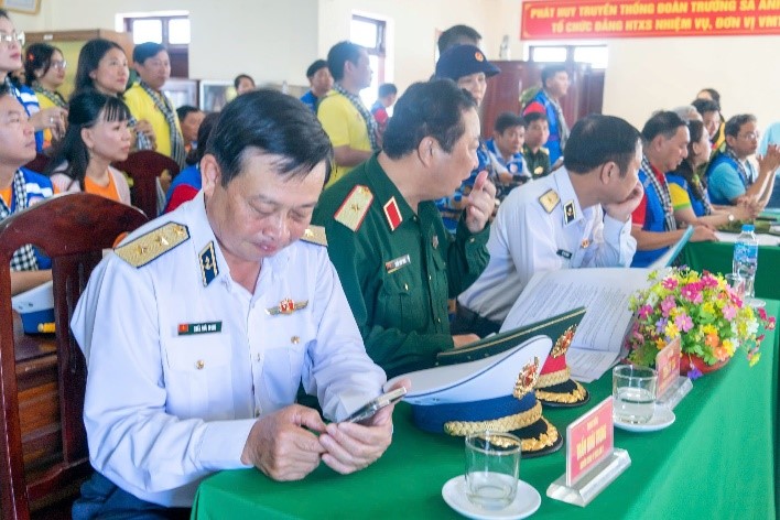 Trường Sa - Nơi biển gọi tên Tổ quốc - 9