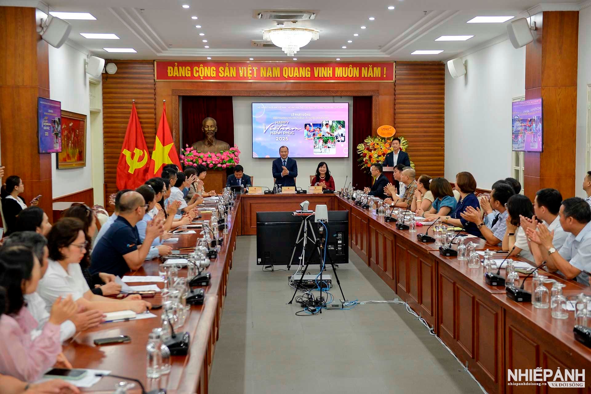 Phát động giải thưởng "Việt Nam hạnh phúc - Happy Vietnam 2025" - 1