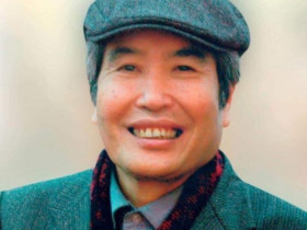 Nhà văn Minh Chuyên đón nhận danh hiệu Anh hùng Lao động và các giải thưởng trong nước, quốc tế