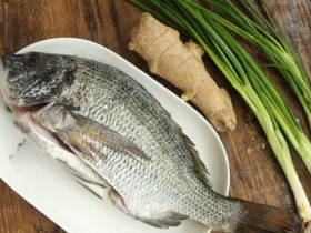Loại cá bình dân ít xương nhiều thịt, không là đặc sản nhưng được ưa chuộng, giá dao động 60.000 đồng/kg, đem hấp cực ngon