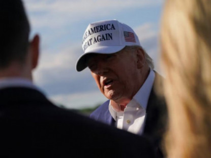 Kinh tế - Ông Trump: &quot;Mỹ muốn sản xuất xe tăng, không phải áo thun!&quot;