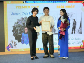 Trao giải Cuộc thi sáng tác truyện tranh lần thứ nhất