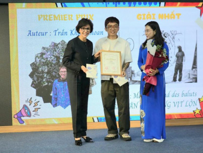 Tin Tức - Trao giải Cuộc thi sáng tác truyện tranh lần thứ nhất