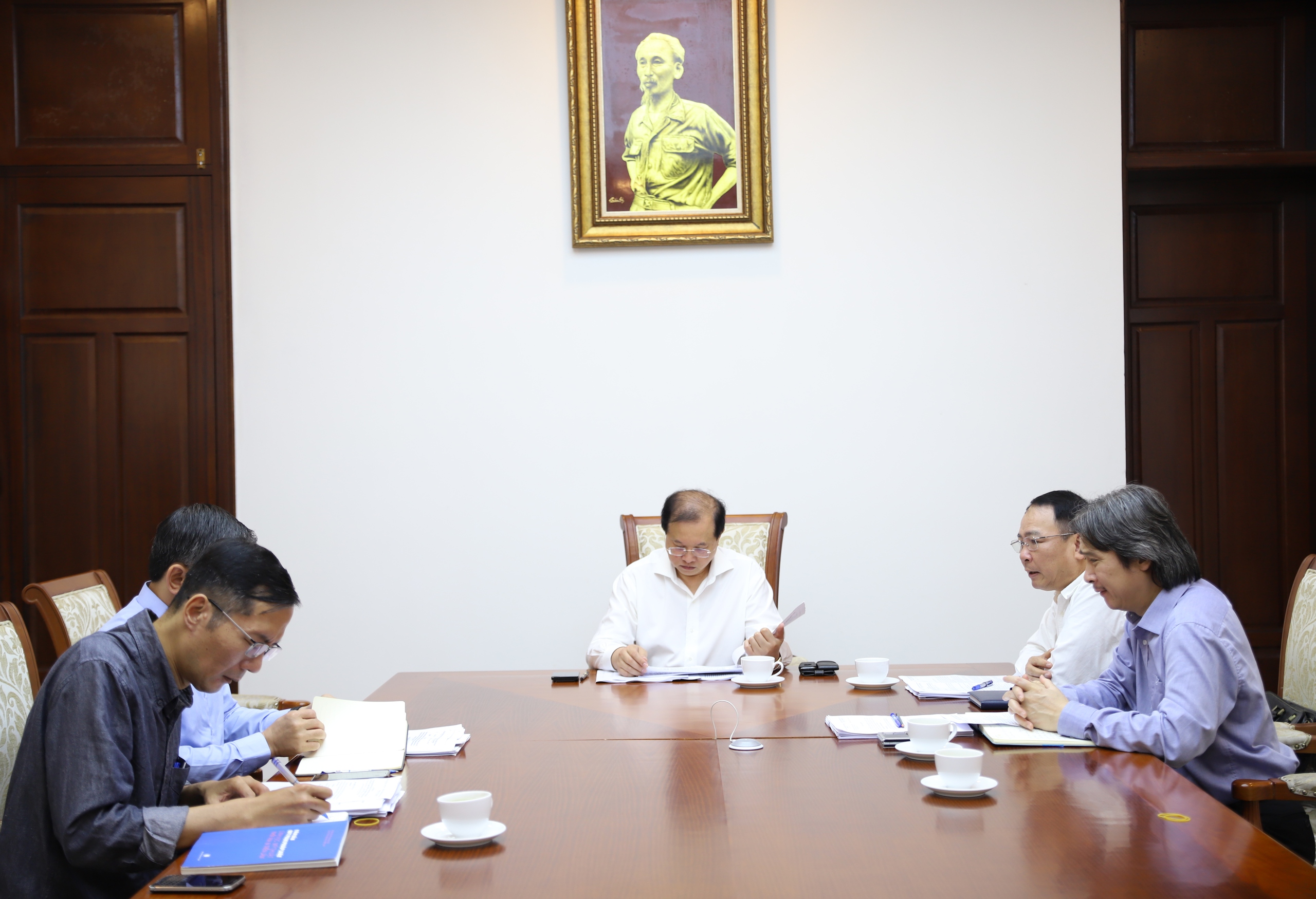 Tiếp tục hoàn thiện nội dung sửa đổi, bổ sung một số điều của Nghị định số 113/2013/NĐ-CP về hoạt động mỹ thuật - 2
