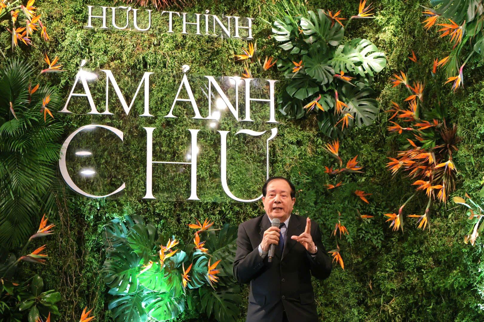 “Ám ảnh chữ” - Lời tri ân sâu nặng gửi tới bạn văn chương của nhà thơ Hữu Thỉnh - 4