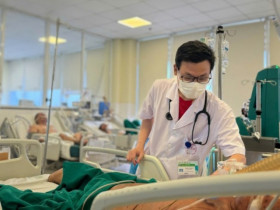 Hai nam thanh niên nguy kịch vì biến chứng thủy đậu