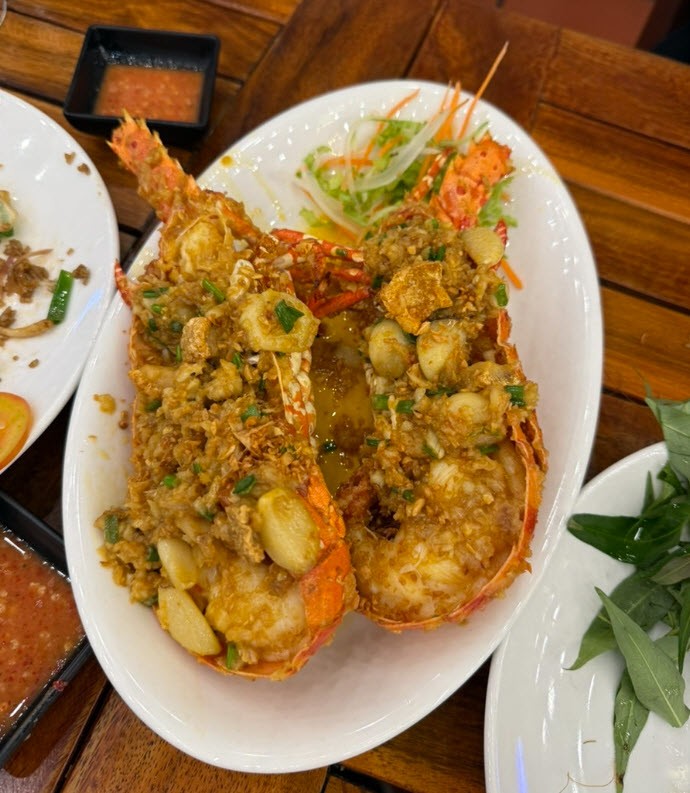 Khách Hàn sang Việt Nam mê mẩn món rau xào ngon nhất Đông Nam Á - 10