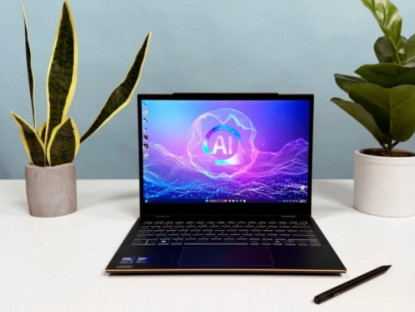 Công nghệ - 6 laptop 2 trong 1 tốt nhất nửa đầu năm 2025