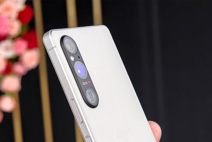 Cuối cùng Sony cũng chịu từ bỏ sản xuất smartphone Xperia - 2