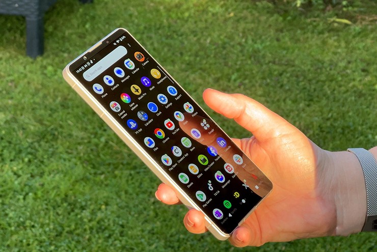 Cuối cùng Sony cũng chịu từ bỏ sản xuất smartphone Xperia - 1