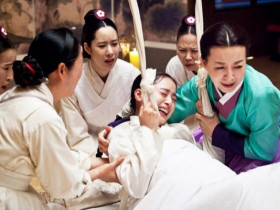 Bầu bí nơi hậu cung Joseon: Không được khóc, cấm giận dữ và giấc mơ rồng định luôn số phận con trẻ
