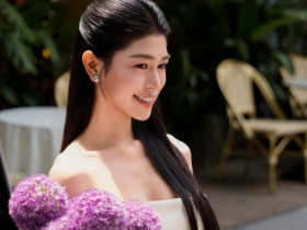Nữ sinh Ngoại giao giỏi ngoại ngữ “gây sốt” với vẻ đẹp tri thức