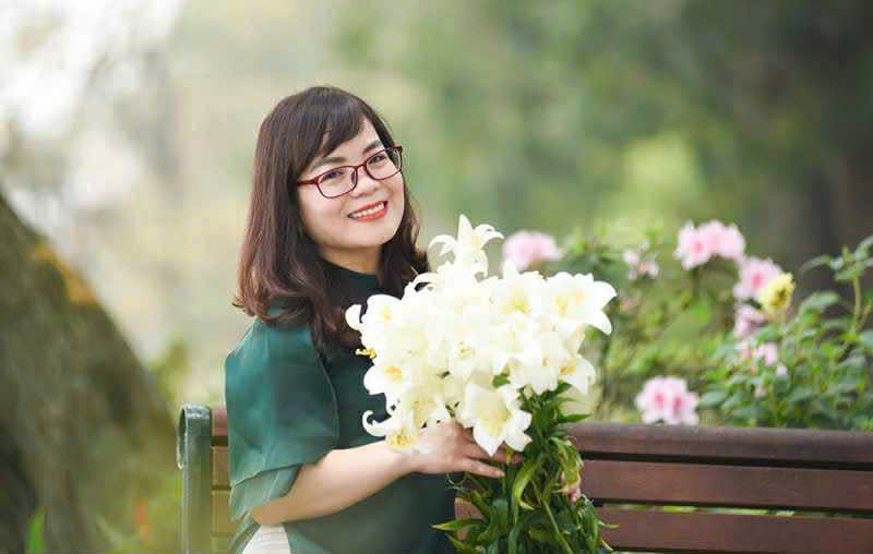 Người đàn bà dưới vòm thơ khiết trinh - 2